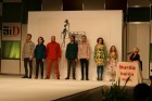 Šūšanas un rokdarbu skolas Burda Rīga absolventes demostrē savus radītos tērpus izstādē Mode un tekstils 2013 Ķīpsalā. 9