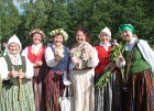 Tūrisma firma Relaks Tūre (www.relaksture.lv) Stopiņu Līgo estrādē 15.06.2013 sarīkoja ceļotājiem jautru «RelaksZaļumballi» 2