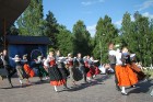 Tūrisma firma Relaks Tūre (www.relaksture.lv) Stopiņu Līgo estrādē 15.06.2013 sarīkoja ceļotājiem jautru «RelaksZaļumballi» 21