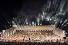 Ar aptuveni 18 000 dalībnieku uzstāšanos Mežaparka Lielajā estrādē noslēdzas XXV Vispārējie latviešu Dziesmu un XV Deju svētki 1