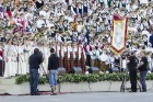 Ar aptuveni 18 000 dalībnieku uzstāšanos Mežaparka Lielajā estrādē noslēdzas XXV Vispārējie latviešu Dziesmu un XV Deju svētki 8
