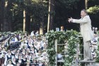 Ar aptuveni 18 000 dalībnieku uzstāšanos Mežaparka Lielajā estrādē noslēdzas XXV Vispārējie latviešu Dziesmu un XV Deju svētki 9