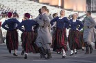 Ar aptuveni 18 000 dalībnieku uzstāšanos Mežaparka Lielajā estrādē noslēdzas XXV Vispārējie latviešu Dziesmu un XV Deju svētki 42