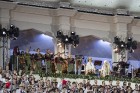 Ar aptuveni 18 000 dalībnieku uzstāšanos Mežaparka Lielajā estrādē noslēdzas XXV Vispārējie latviešu Dziesmu un XV Deju svētki 63
