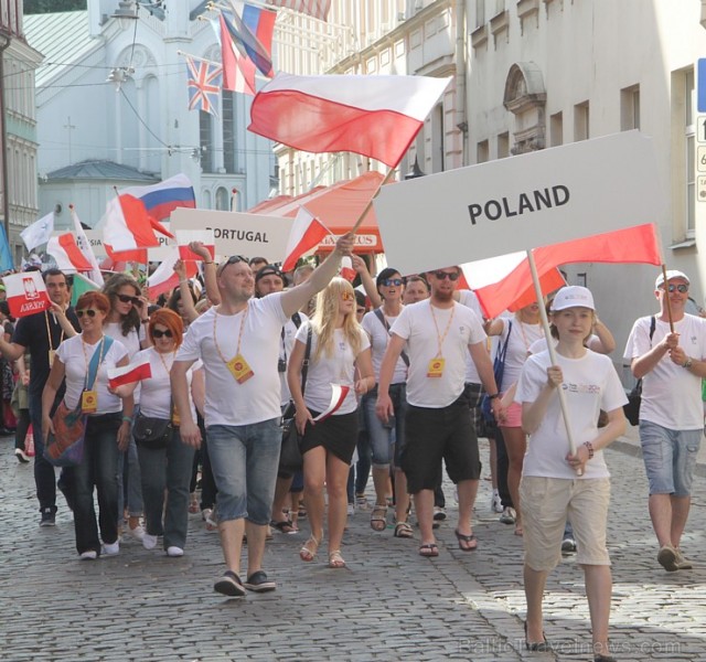 Pasaules koru olimpiādes gājiens Rīgas ielās norīt lielās ovācijās 128290