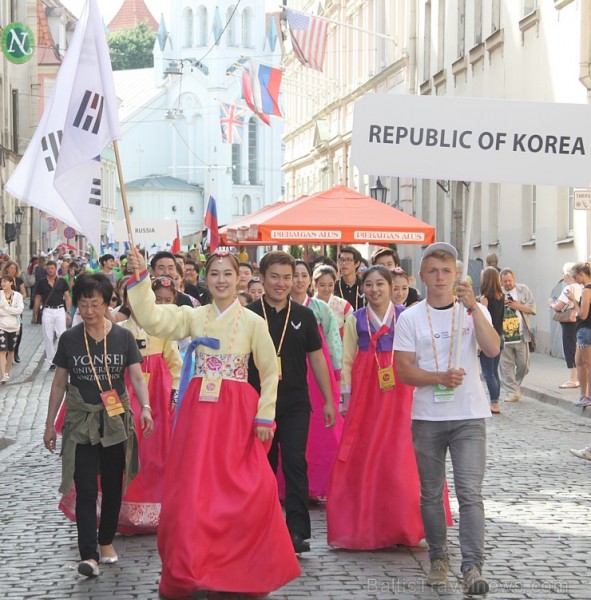 Pasaules koru olimpiādes gājiens Rīgas ielās norīt lielās ovācijās 128292