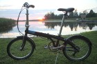 Saliekamais velosipēds Tern Link C7 uz Sivera ezera fona 12