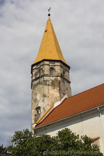 Neretas evaņģēliski luteriskā baznīca ir viena no vecākajām baznīcām Zemgalē 128727