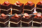 Grila ēdieni, salātu bārs un dažādi deserti izbaudāmi kopš 24. jūlija viesnīcas «SemaraH Hotel Lielupe» vasaras grila terasē 11