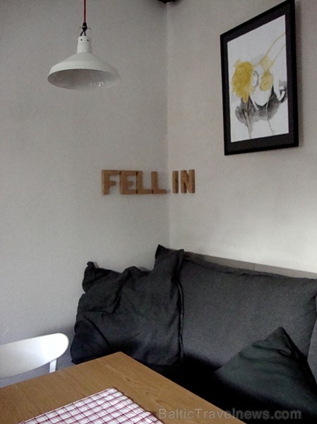 Fellin ir pašā Vīlandes centrā izvietota kafejnīca-restorāns, kas vienlaicīgi apbur ar mājīgu vienkāršību un pacilājoši svinīgu vidi. 134043