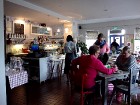 Fellin ir pašā Vīlandes centrā izvietota kafejnīca-restorāns, kas vienlaicīgi apbur ar mājīgu vienkāršību un pacilājoši svinīgu vidi. 12