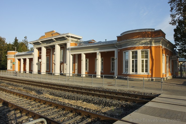 Siguldas dzelzceļa stacija ir galvenā sabiedriskā transporta mītne Siguldā 135219
