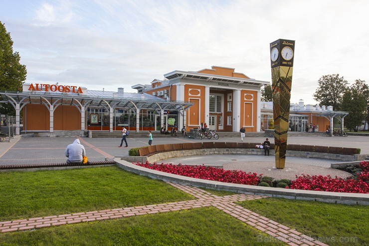Siguldas dzelzceļa stacija ir galvenā sabiedriskā transporta mītne Siguldā 135230