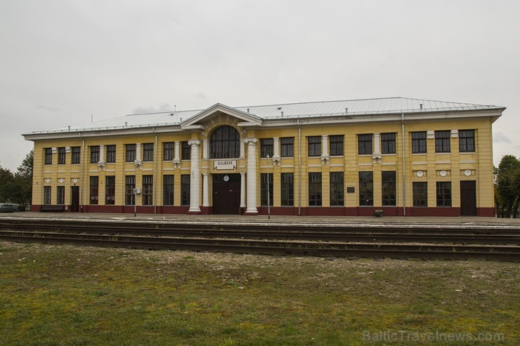 Gulbenes dzelzceļa stacija ir viena no lielākajām un greznākajām dzelzceļa staciju ēkām Latvijā 135583