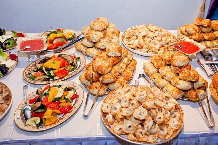 2014. gada rudenī Rīgā tika atvērts jauns uzbeku nacionālās virtuves restorāns Uzbegims, kur ēdienus gatavo tikai uzbeku pavāri, izmantojot tradicionā 135613