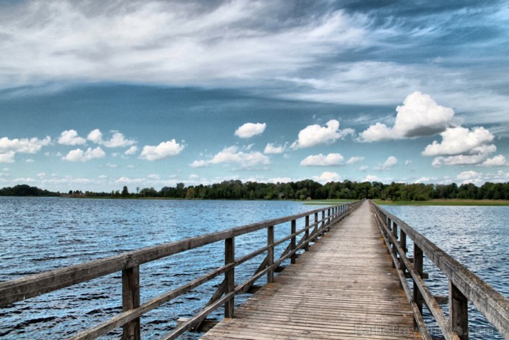 Ekskursijas laikā tiek apskatīts arī visgarākais koka tilts Lietuvā, kas uzbūvēts pāri visvecākajam Lietuvas mākslīgajam ezeram
Vairāk info Travel RS 159670