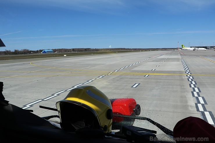 Starptautiskā lidosta «Rīga» iepazīstina tūrisma profesionāļus ar ugunsdzēsējiem 196892