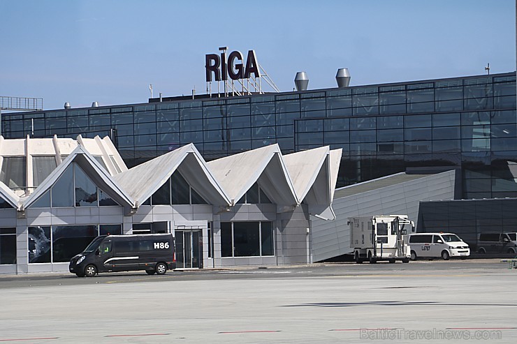 Starptautiskā lidosta «Rīga» iepazīstina tūrisma profesionāļus ar ugunsdzēsējiem 196909