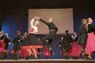 Ogres bērnu un jauniešu deju studija «Pīlādzītis» dejo pavasara koncertā 6