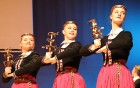 Ogres bērnu un jauniešu deju studija «Pīlādzītis» dejo pavasara koncertā 17