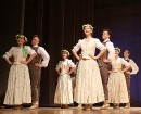 Ogres bērnu un jauniešu deju studija «Pīlādzītis» dejo pavasara koncertā 46