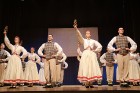 Ogres bērnu un jauniešu deju studija «Pīlādzītis» dejo pavasara koncertā 54