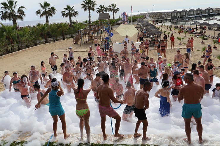 «Novatours Summer Breeze» dalībnieki izbauda «Rubi Platinum Spa Resort & Suites» pludmali Turcijā 198034