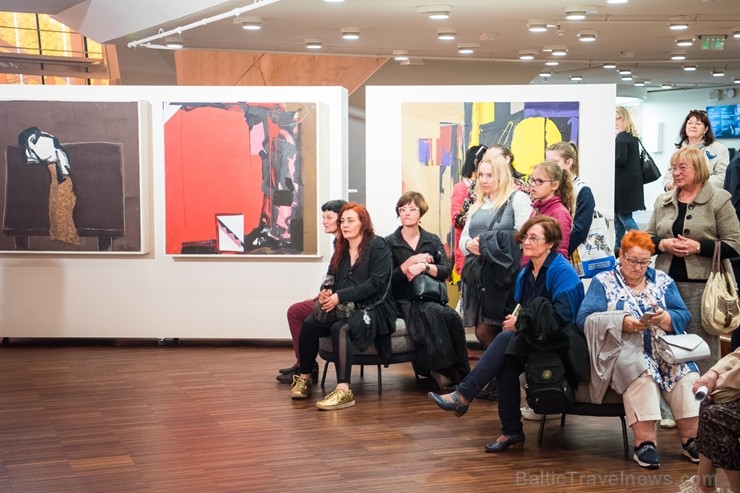 Liepājas koncertzālē «Lielais dzintars» atklāta latviešu gleznotājas Džemmas Skulmes personālizstāde «Krāsas garša» 198650
