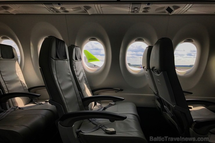 «Airbaltic» pasaulē lielākajā aviācijas izstādē Parīzē prezentē «Bombardier» CS300 lidmašīnu 200579