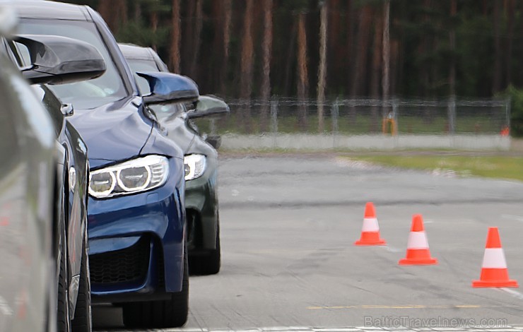 Travelnews.lv ņem aktīvu dalību BMW M pieredzes pasākumā Biķernieku trasē 201413