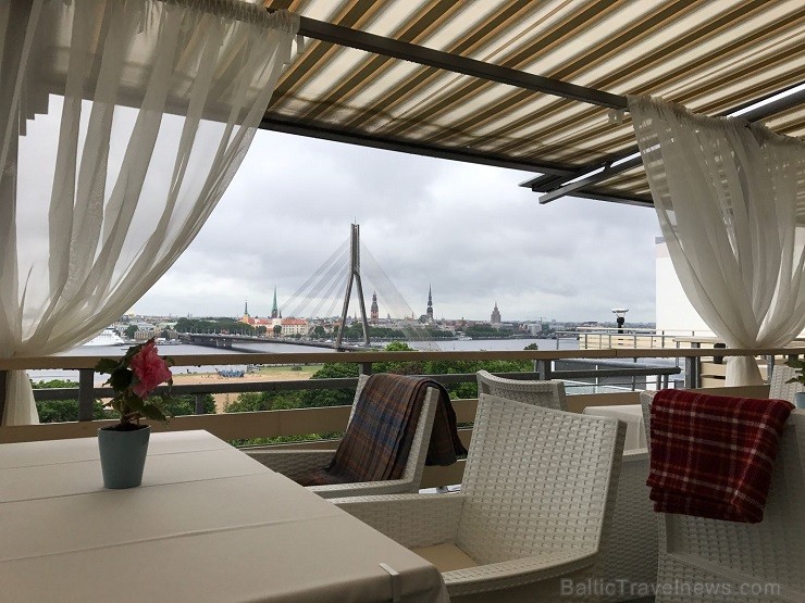 Ar neatkārtojamu skatu uz Rīgas panorāmu, apmeklētājus aicina augstā «Islande Hotel» terase 202031