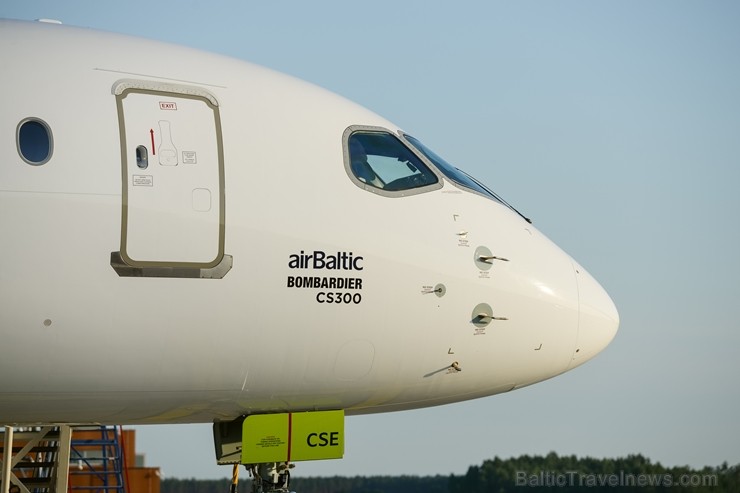 Lidosta «Rīga» un «Airbaltic» medijiem atrāda savu infrastruktūru un gaisa floti 202185