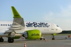Lidosta «Rīga» un «Airbaltic» medijiem atrāda savu infrastruktūru un gaisa floti 12