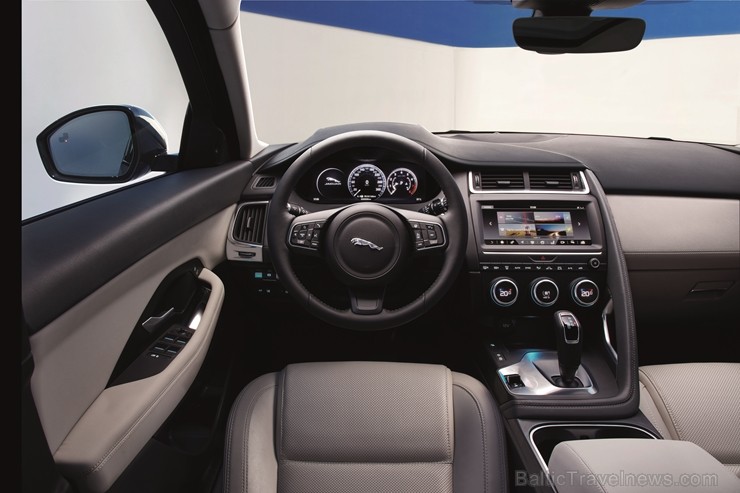 Prezentēts jaunākais Jaguar modelis «E-PACE» 202295