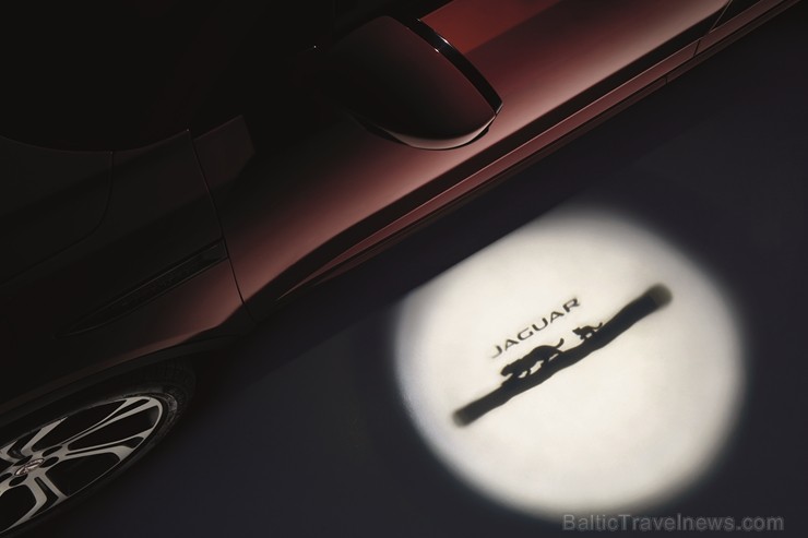 Prezentēts jaunākais Jaguar modelis «E-PACE» 202312