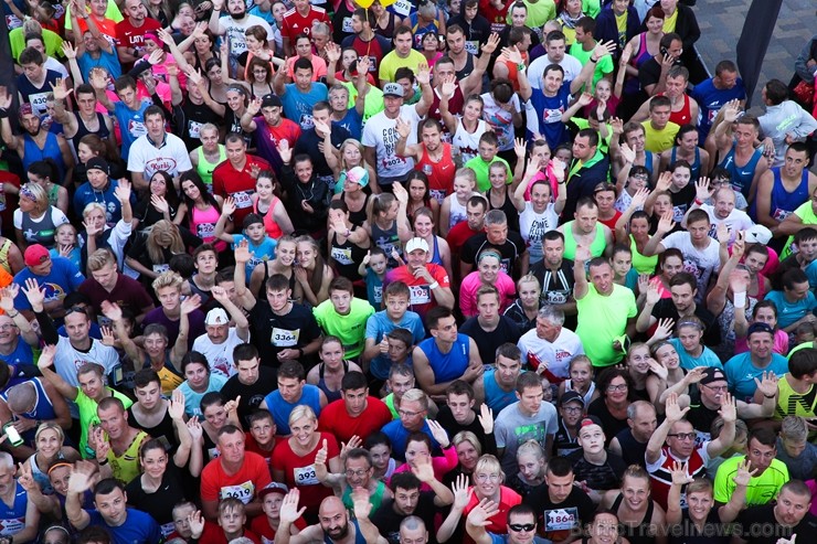 Jelgavā  nakts pusmaratonā dalību ņem vairāk nekā 5000 skrējēju 203077