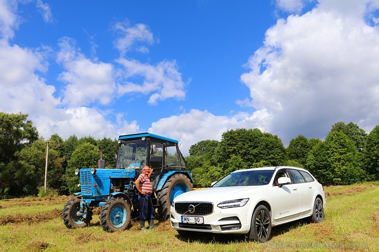 Travelnews.lv ar jauno Volvo V90 Cross Country apceļo Latgali 205435