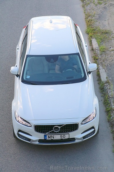 Travelnews.lv ar jauno Volvo V90 Cross Country apceļo Latgali 205517