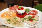 Travelnews.lv ļoti atzinīgi novērtē jauno itāļu virtuves restorānu Rīgā «Piazza Italiana» 12