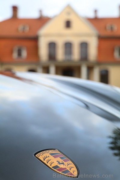 Travelnews.lv ar jauno Porsche Panamera dodas uz «Liepupes muižu» 205745
