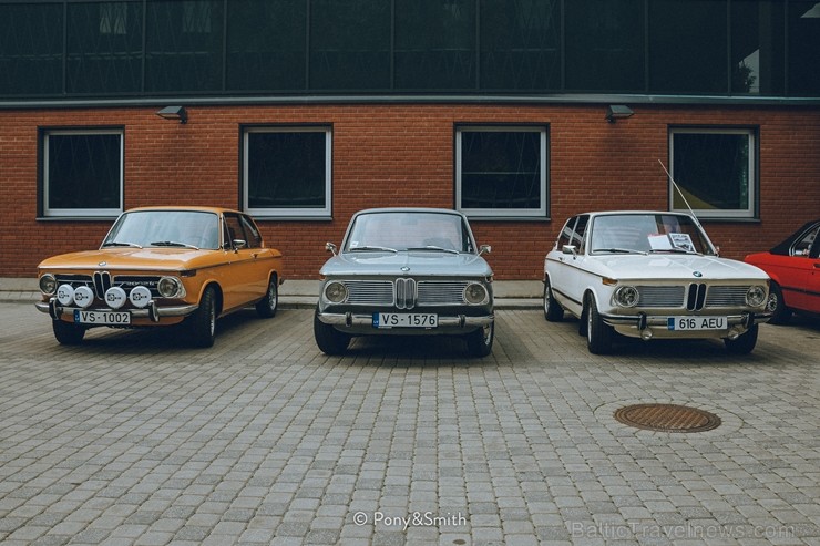 Pie Rīgas Motormuzeja aizvadīts gada pēdējais klasisko transportlīdzekļu pasākums «Youngtimer Cars&Coffee» 206545