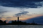 Travelnews.lv ar jahtu «Raido» izbrauc pa Daugavu naksnīgā Rīgas jūras līcī 13