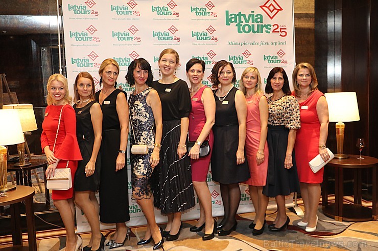 Tūrisma firma «Latvia Tours» skaisti svin 25 gadu jubileju piecu zvaigžņu viesnīcā 207526