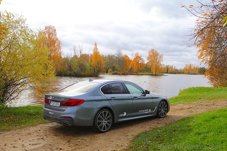 Travelnews.lv apceļo rudenīgo Latviju ar jauno un jaudīgo BMW 5401 208971