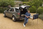Populārais šefpavārs un TV zvaigzne Džeimijs Olivers jauno «Land Rover Discovery» atzīst par ērtu ēst gatavošanai 20