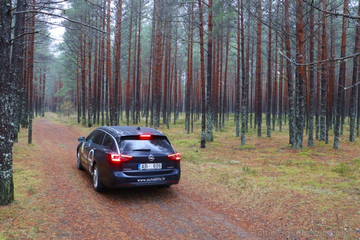 Travelnews.lv apceļo rudenīgo Latviju ar jauno, ekonomisko un ietilpīgo Opel Insignia Sport Tourer 210039