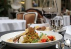 Vecrigas 5 zvaigžņu viesnīcas «Grand Palace Hotel» šefpavārs Roberts Slaidiņš ieskicē jauno ēdienkarti 13