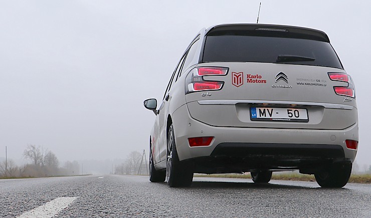 Travelnews.lv apceļo miglaino Latgali ar jauno Citroën Grand C4 Picasso 211963