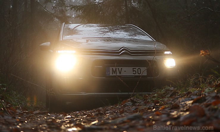 Travelnews.lv apceļo miglaino Latgali ar jauno Citroën Grand C4 Picasso 211999