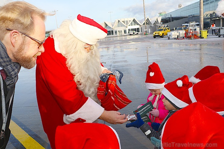 Ar somu lidsabiedsabiedrības «Finnair» lidmašīnu 5.12.2017 Rīgā ielido Ziemassvētku vecītis no Lapzemes 212293